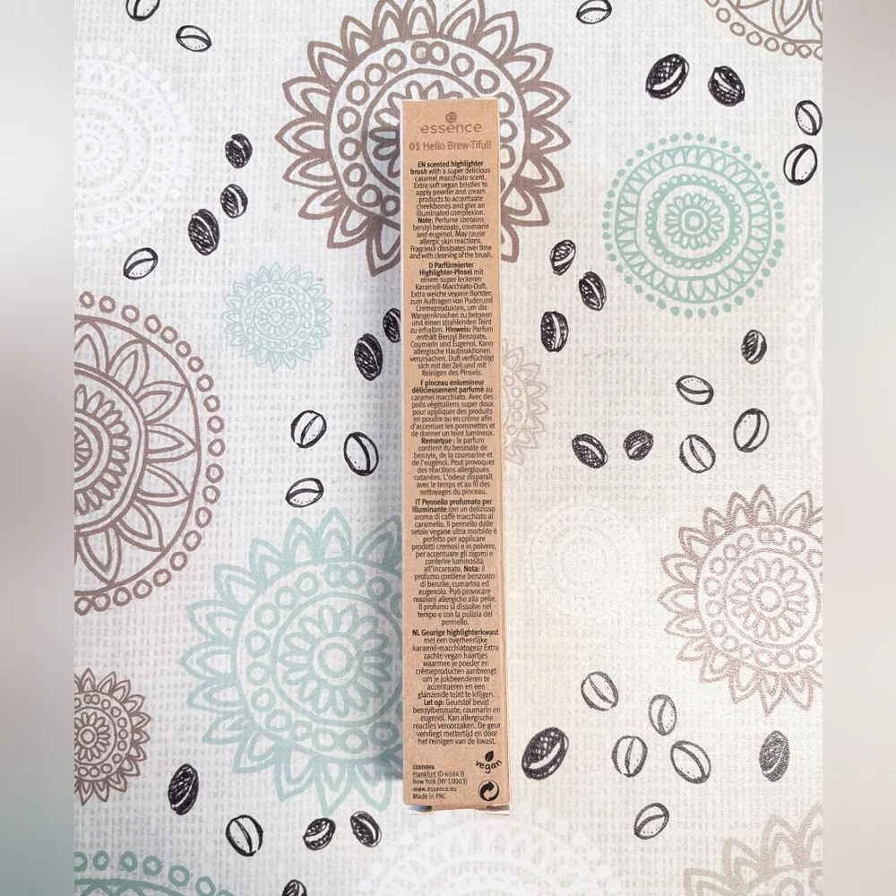Essence Coffee To Glow Limited Edition Scented Highlighter Brush